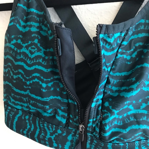 Fabletics Zoe High Impact Sports Bra - Picture 4 of 5